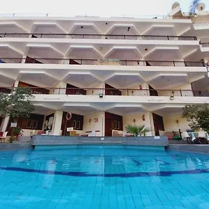 Kamp alanı Rezeiky & Camp Luksor